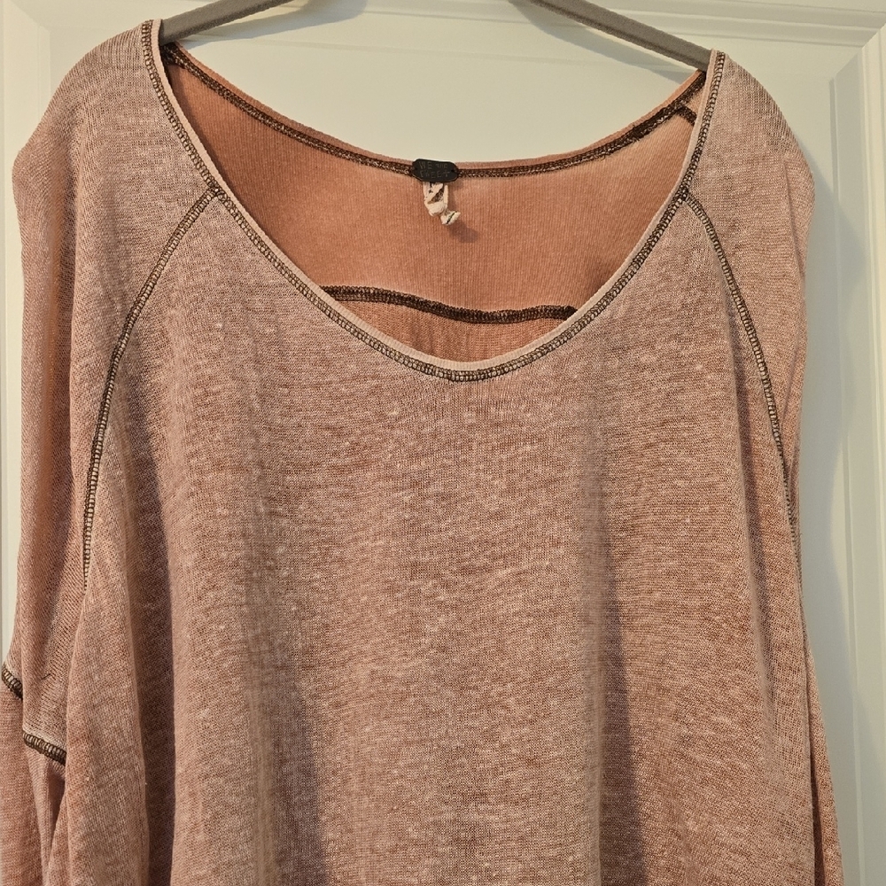We The Free Dusty Pink V-Neck Blouse. Size Small - Picture 2 of 10